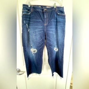 Cropped boyfriend jeans